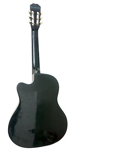 klassik gitara: Elektro-klasik gitara – kəsik (cutaway) korpuslu, qara rəng - Növ — 2