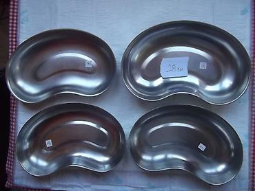 Medicinska oprema: Špric 100 ml za pretakanje ispiranje. Može i za druge namene . Kao — 7