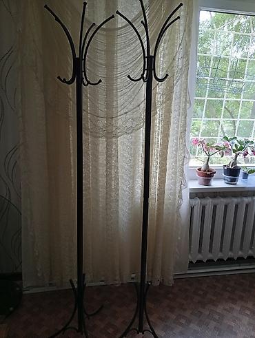 Напольная вешалка для одежды - Тип: стоячая (напольная) - Материал at lalafo.kg Напольная вешалка для одежды - Тип: стоячая (напольная) - Материал