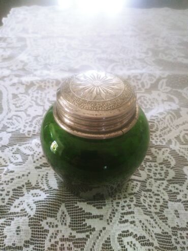İnqalyatorlar, nebulizerlər: Чайница из зеленого стекла. Начало 20 века. Ранние советы.В отличном