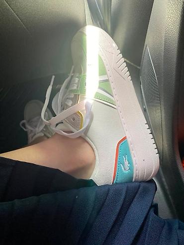 lacoste saat: Rəngli unisex idman ayaqqabısı Ö - Dizayn: Açar detallı, çoxrəngli — 1