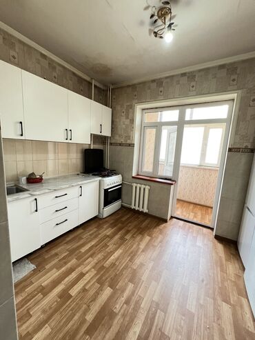 квартира сдаётся дордой: 2 бөлмө, 52 кв. м, 106-серия, 3 кабат, Косметикалык ремонт