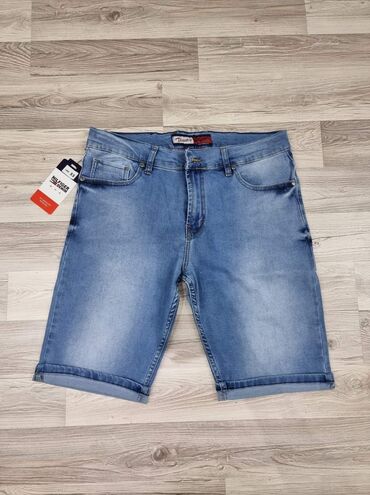 Bermude i šorcevi: Dzins sorcevi
Brojevi 29 36 38 40 
Cena 2700 din — 9