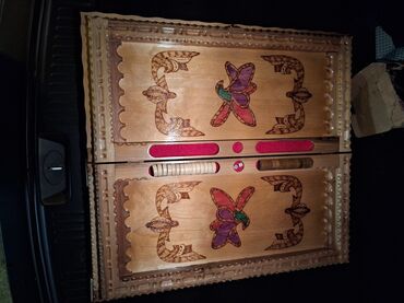 Nərdlər: Əl işı ağac oyma şahmat-nərd dəsti - Material: təbii ağac (tam ağac — 8