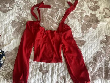 красная блузка: Блузка, Однотонный