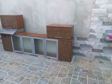 столы ручной работы: Mətbəx mebeli dəsti - Material: laminat/MDFlam korpus, metal