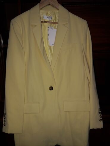 пиджак женский бишкек: Продаю пиджак от Mango. Размер между S и M. Модель - оверсайз