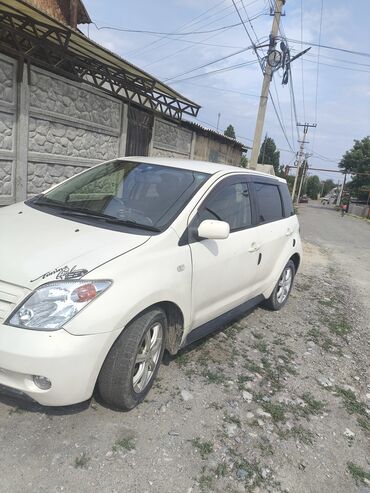 Toyota: Toyota ist: 2003 г., 1.5 л, Автомат, Бензин