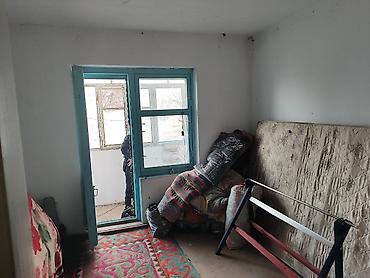 продаю квартиру 1: Продаётся квартира/дом под самостоятельную обновку. Планировка — 4