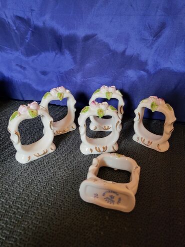 Kuhinjski setovi: Drzaci za salvete novi iz 70ih god.Nemacka Fena porcelan. Drzaci novi na lalafo.rs — 4 Kuhinjski setovi: Drzaci za salvete novi iz 70ih god.Nemacka Fena porcelan. Drzaci novi — 4