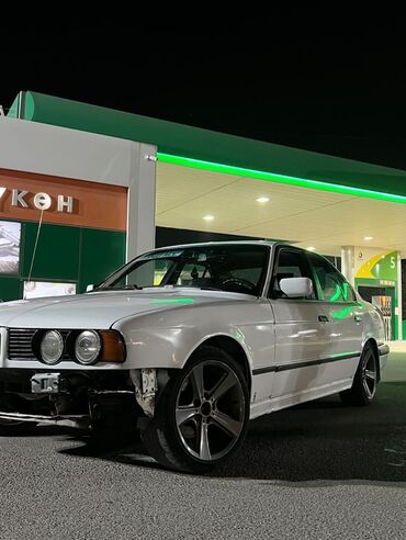 деу нубира 2: BMW 520: 1991 г., 2 л, Механика, Бензин, Седан