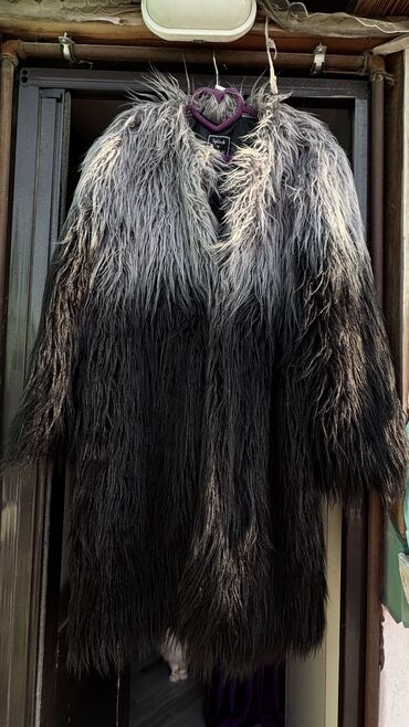 Paltolar: Qara boz tuklu mont. Geyinilmeyib, dubaydan alinma maldir, cox -da lalafo.az — 2 Paltolar: Qara boz tuklu mont. Geyinilmeyib, dubaydan alinma maldir, cox — 2