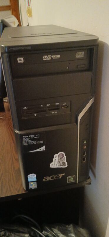 Masaüstü kompüterlər və iş stansiyaları: Acer Aspire M1610-ZE7E modelindən olan stolüstü kompüter. DVD