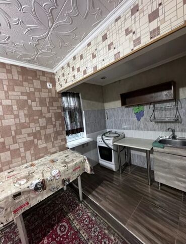 Долгосрочная аренда домов: 50 м², 1 комната, Утепленный, Бронированные двери, Парковка