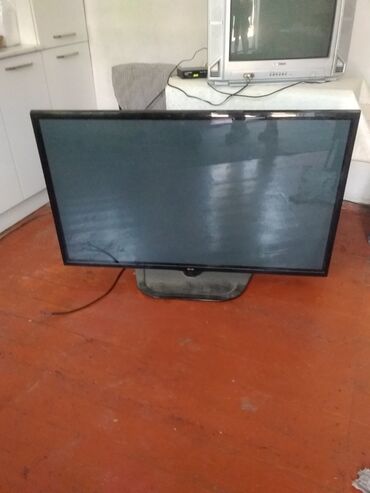 Продаю телевизор LG размер длина 1.16 ш 68 см