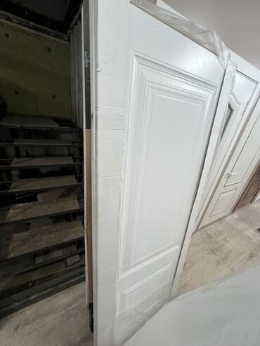 пласт двери: Doors with glass