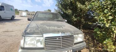 срочно в связи с переездом: Mercedes-Benz W124: 1987 г., 3 л, Механика, Бензин, Седан