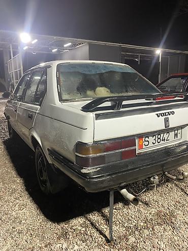 Транспорт: Volvo 360: 1989 г., 1.8 л, Механика, Бензин, Седан — 5