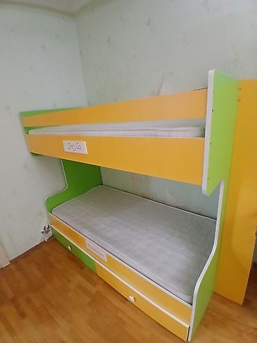 işlənmiş nərdivanlar: Oğlan və qız üçün, İşlənmiş, Çarpayı, Matras ilə, Siyirməli, MDF — 4