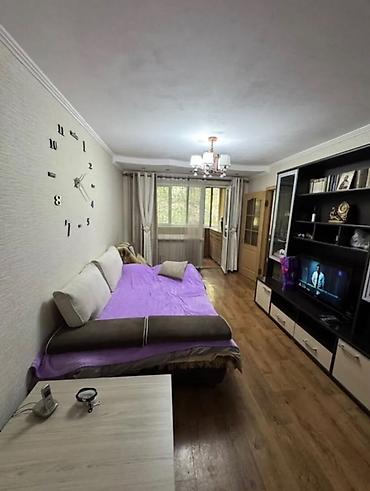 center: 3 комнаты, 58 м², 11 мкр 104 серия, 2 этаж — 1