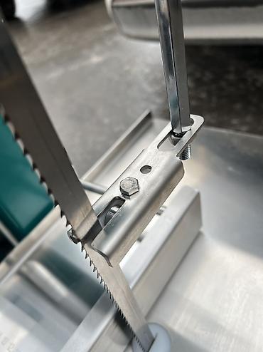 Другие инструменты: Мясорезка Мощность двигателя 2.2квт Весь :43кг Комплект 5 шт — 6