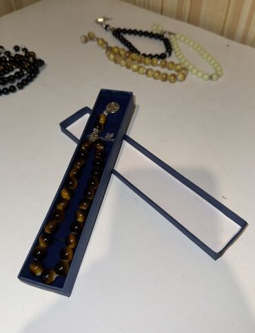 Təsbehlər: Məhsul: Təsbeh (muncuqdan hazırlanmış) Təsvir: - Klassik dizaynlı — 8