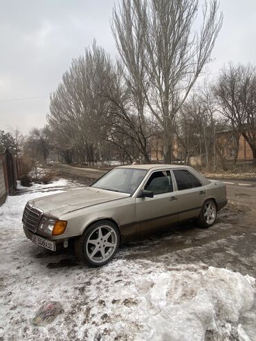 обмен на авто с доплатой: Mercedes-Benz W124: 1987 г., 2.3 л, Механика, Бензин, Седан