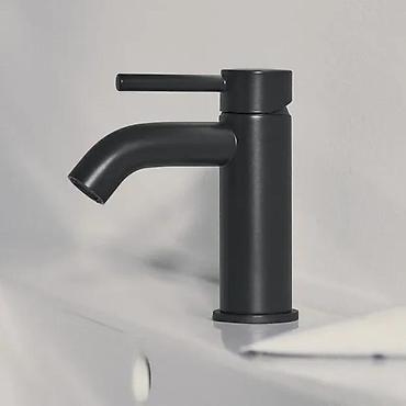 forma ideale barski set: Ideal Standard Ceraline slavina za umivaonik – mat crna (silk black) — 2