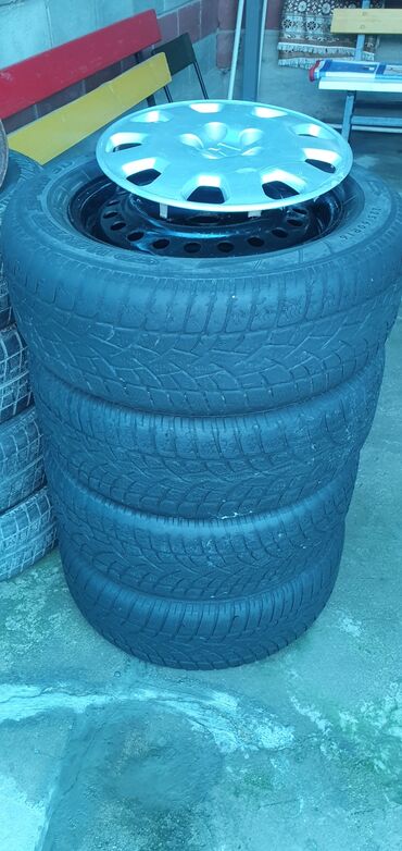 шины 21560 r16: Пр-ся зимняя резина с дисками размер 225-60-R16 DUNLOP в комплект идут