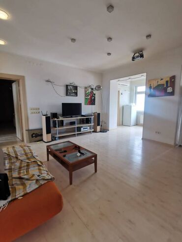 Köhnə tikili: Bakı, 4 otaqlı, Köhnə tikili, m. İçərişəhər, 120 kv. m — 2