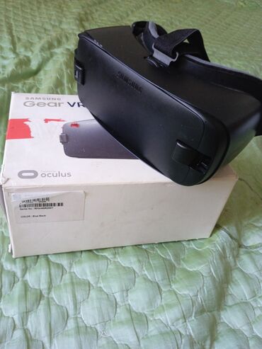 Аксессуары для консолей: Продаю виртуальные очки Samsung Gear VR Oculus, оригинал, почти