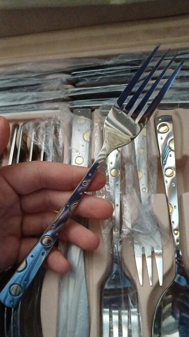 Süfrə ləvazimat dəstləri: Paslanmayan poladdan stolüstü dəst – futlyarlı - Komplekt: bıçaq — 5