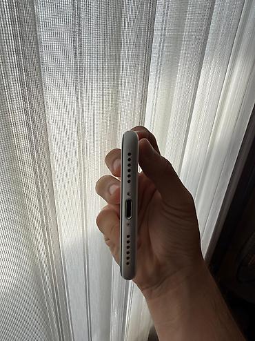 Apple iPhone: IPhone SE 2020, 128 GB, White Titanium, Barmaq izi — 10
