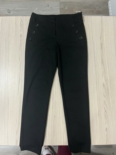 crna kosulja i sive pantalone: M (EU 38), Visok struk, Ravne nogavice