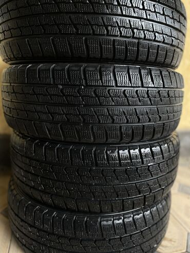 Шины: Шины 215 / 60 / R 16, Зима, Б/у, Комплект, Легковые, GoodYear