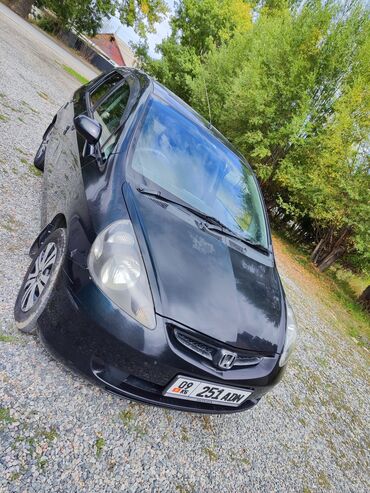 хоба машина: Honda Fit: 2003 г., 1.3 л, Вариатор, Бензин, Седан