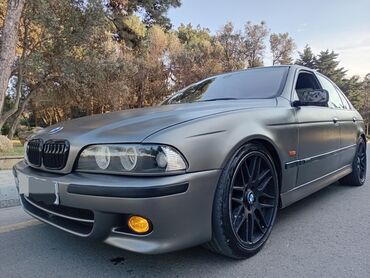 BMW: BMW 5 Series E39 sedan - Kuzov: 4 qapılı sedan, satin-mat boz rəngli — 6