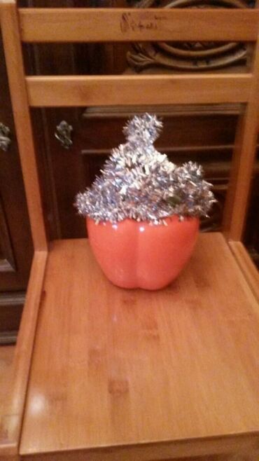 Yeni il oyuncaqları və bəzəkləri: Ёлочные игрушки. Каждое фото по 3 маната. Есть ещё ёлочные игрушки — 9