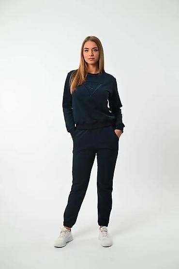 Gornji i donji deo: Ženski komplet trenerke – duks + donji deo - Model: jednobojni — 12