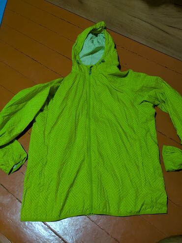Спортивные костюмы: Uniqlo Pocketable куртка, размер XL. Очень лёгкая и тонкая куртка