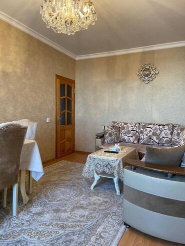 Köhnə tikili: Bakı, Yeni Günəşli Massiv D, 3 otaqlı, Köhnə tikili, 75 kv. m — 2