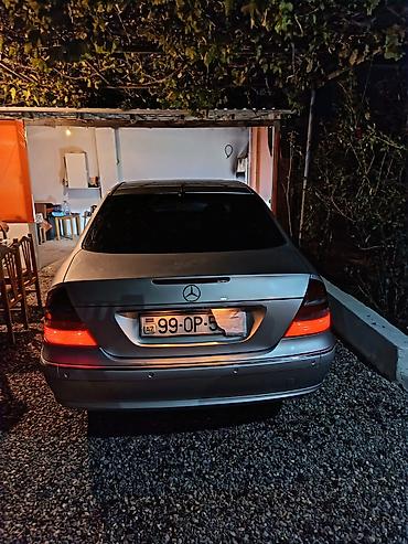 Mercedes-Benz E-Class: 2.7 l | 2004 il Sedan — 3