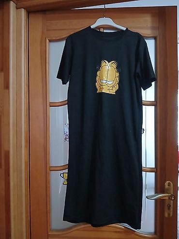 böyük donlar: Qara rəngli əla vəziyyətdə uzun t-shirt/kofta-kleid. Ön hissədə — 3