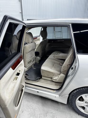 Toyota: Toyota Ipsum: 2001 г., 2.4 л, Автомат, Газ, Минивэн — 8