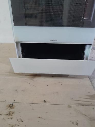 Məişət məhsulları: 4 göz peç elektrik 
İdeal vəziyyətdə demək olar təzə 3 faza tok — 4