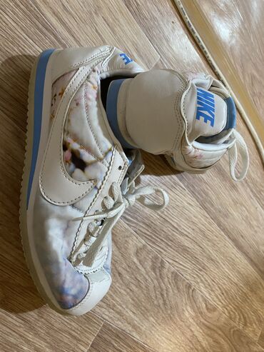 зимние кроссовки найк: Летние кроссовки 👟 Nike оригинал, б/у, размер 36,5. Покупала в