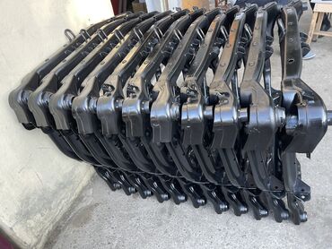 Digər avtomobil ehtiyat hissələri: Kia ceed traversləri. Hyundai sonata, hyundai i30, hyundai matrix, kia — 9