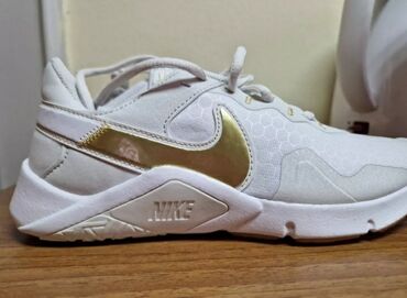 Sneakers & Athletic shoes: Nike, 38, color - White