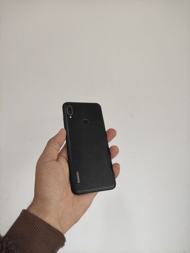 Xiaomi: Huawei Y6, 32 GB