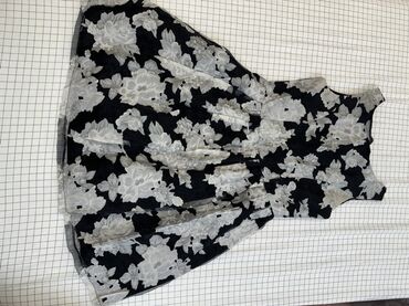 длинное платье с вырезом на ноге: Платье с цветочным принтом - Силуэт: приталенное по линии талии с